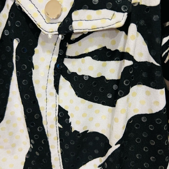 Large Cache Sequin Covered Western Style Shirt with Silver Colored Snaps - Picture 2 of 6